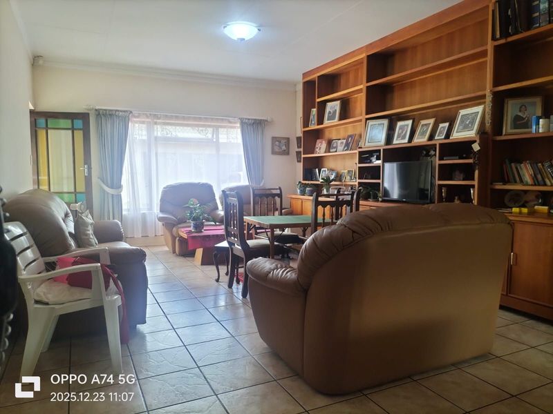 Townhouse For Sale in Irene Park - Photo 4