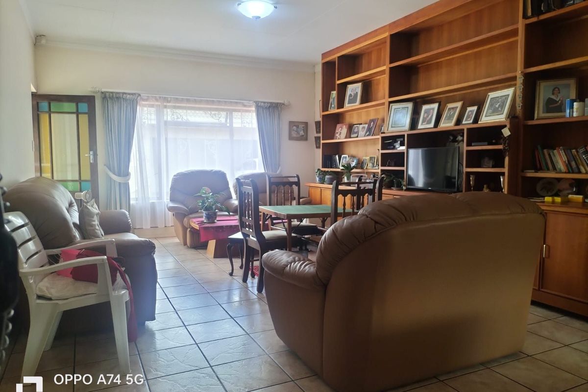 Townhouse For Sale in Irene Park - Photo 4