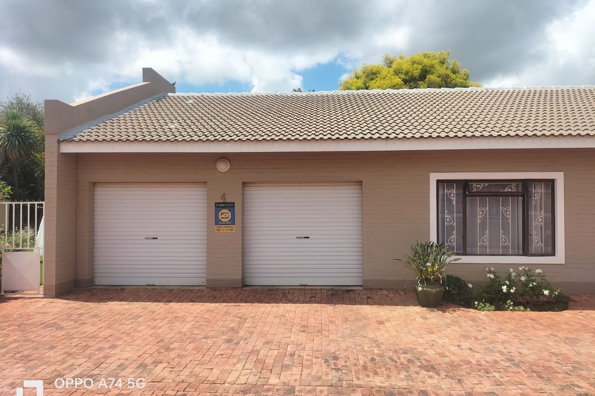 Townhouse For Sale in Irene Park - Photo 2