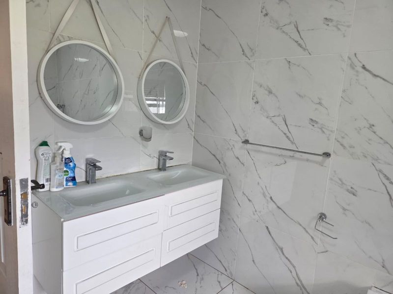 House For Sale in Bendor - Photo 5