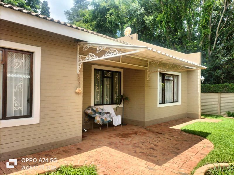 Townhouse For Sale in Irene Park - Photo 2