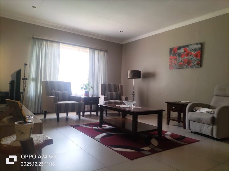 Townhouse For Sale in Irene Park - Photo 3