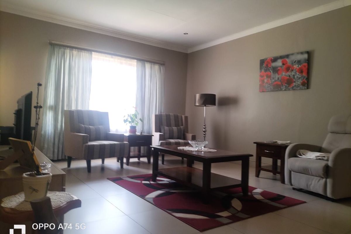 Townhouse For Sale in Irene Park - Photo 3