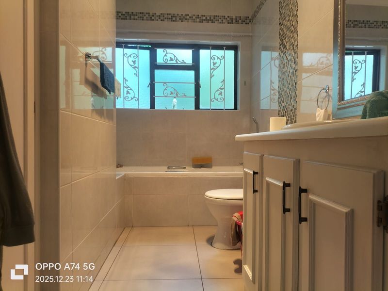 Townhouse For Sale in Irene Park - Photo 10