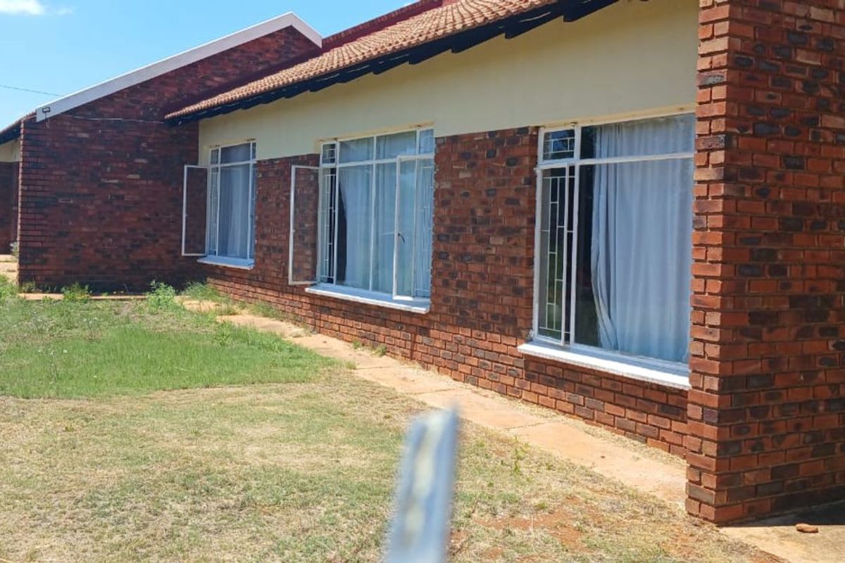 House For Sale in Vaal Park - Photo 4