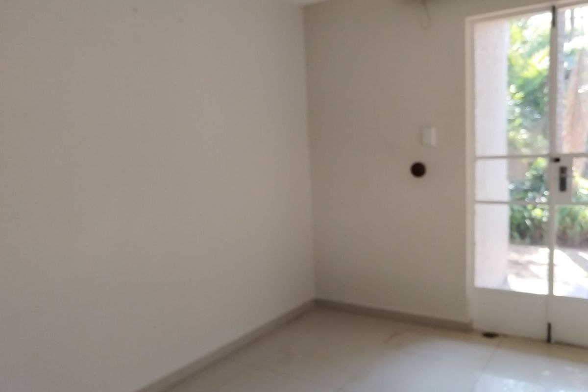 Apartment For Sale in Paulshof - Photo 2