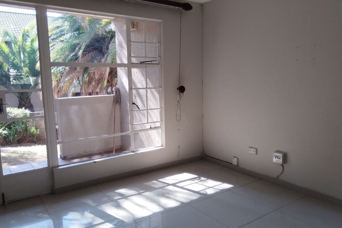 Apartment For Sale in Paulshof - Photo 3