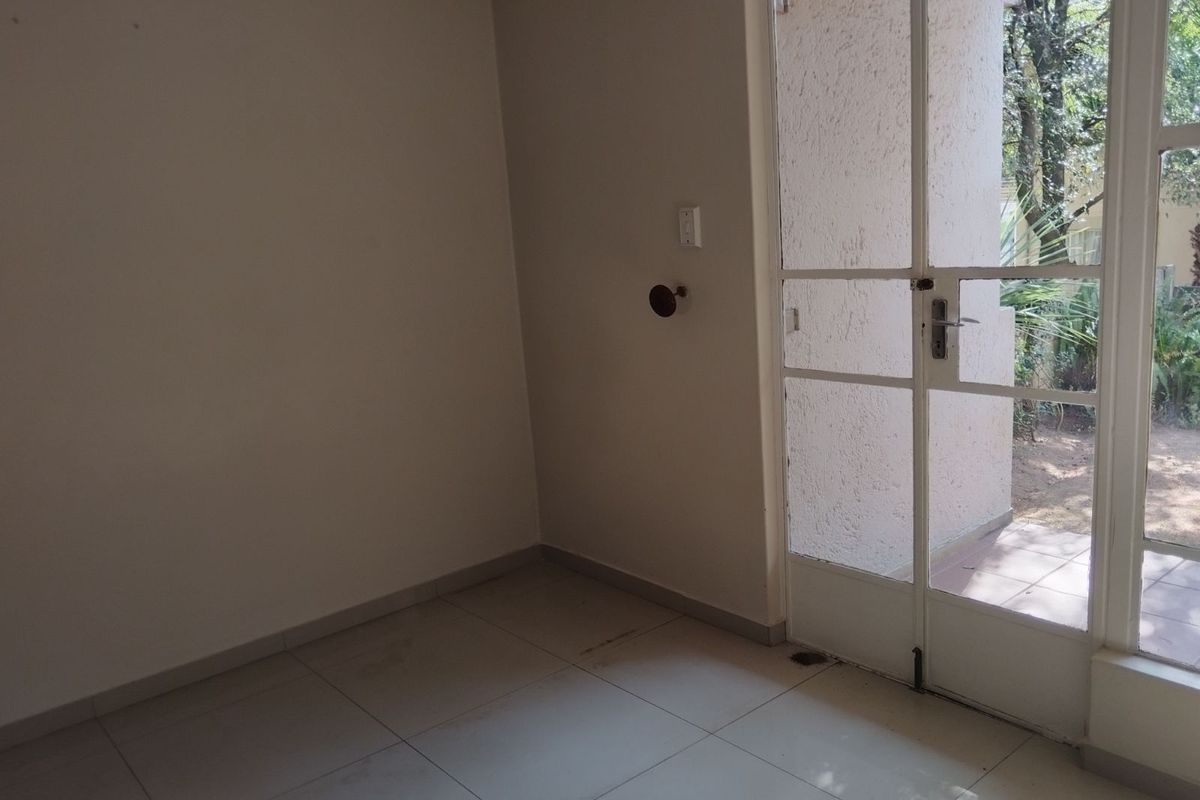 Apartment For Sale in Paulshof - Photo 5