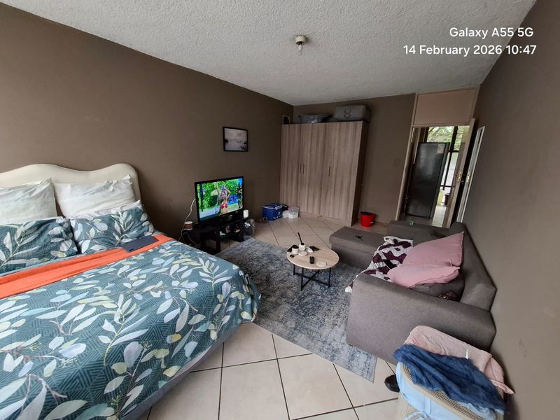 Apartment For Sale in Sunnyside - Photo 8