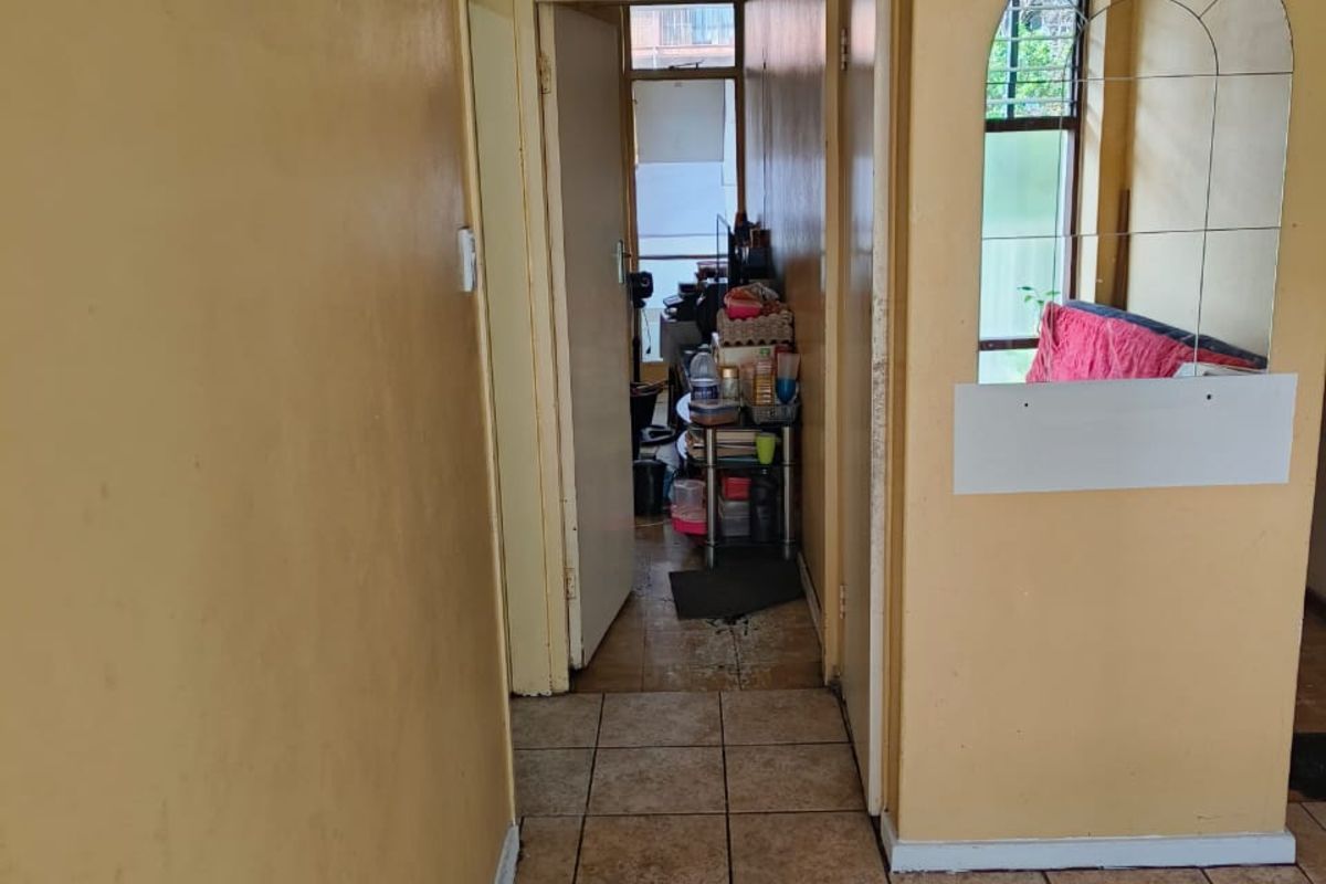 Apartment For Sale in Sunnyside - Photo 5