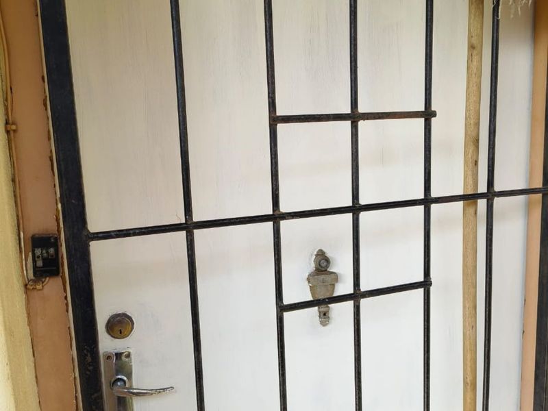 Apartment For Sale in Sunnyside - Photo 4