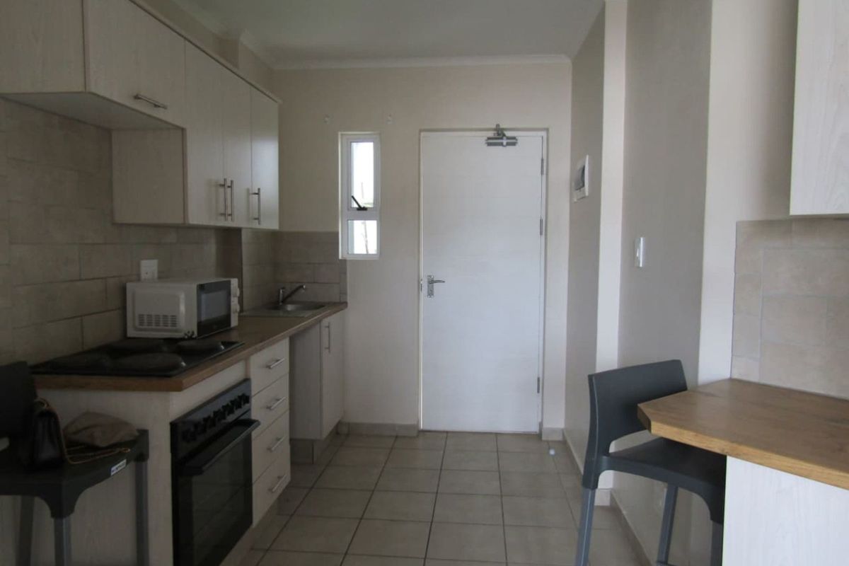 Apartment For Sale in Highbury - Photo 2