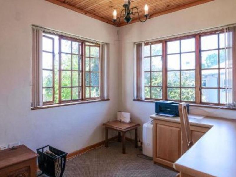 House For Sale in The Island - Photo 9