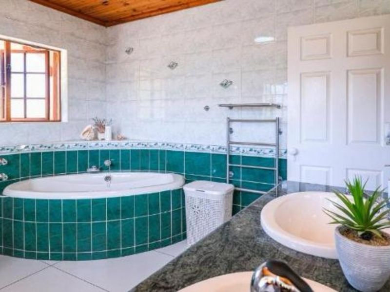 House For Sale in The Island - Photo 7