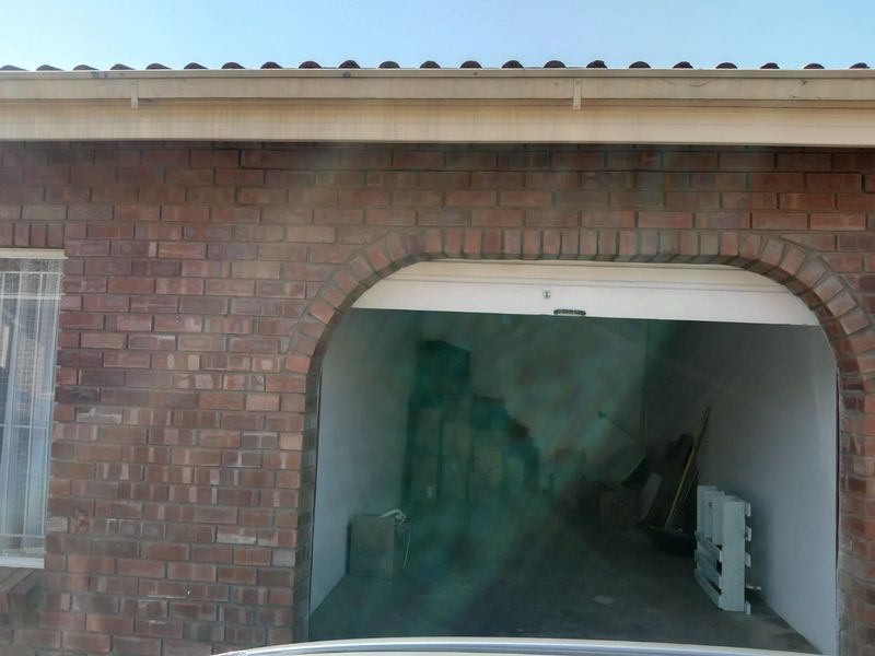 Townhouse For Sale in Ladybrand Central - Photo 9