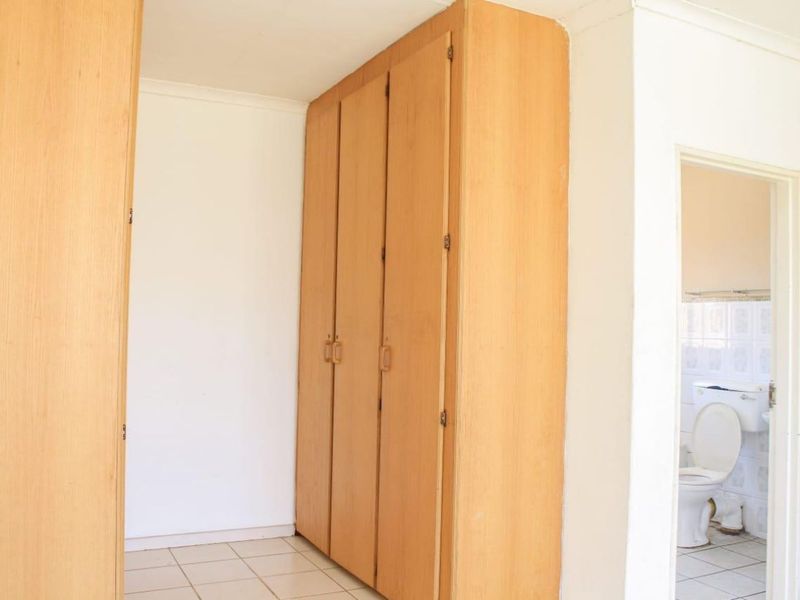 Townhouse For Sale in Ladybrand Central - Photo 7