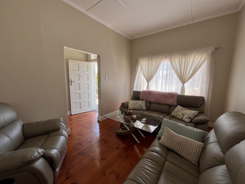 House For Sale in Korsten - Photo 7