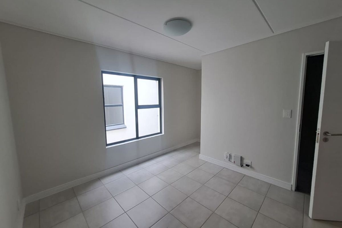 Apartment To Rent in Mooikloof - Photo 3