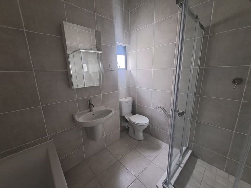 Apartment To Rent in Mooikloof - Photo 8