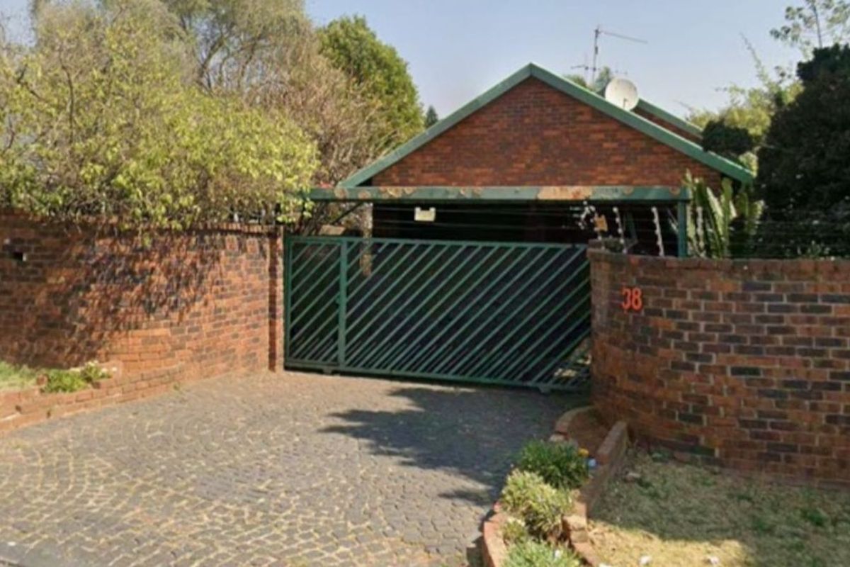 House For Sale in Norkem Park - Photo 2