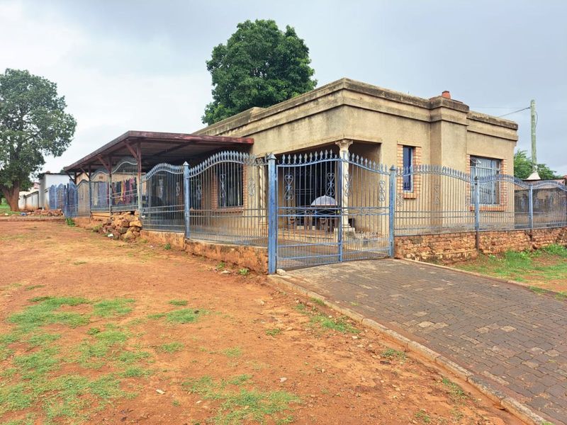 House For Sale in Mamelodi - Photo 3