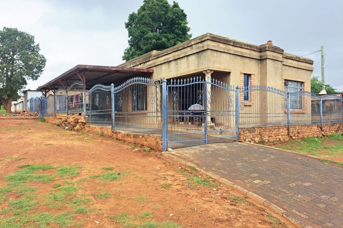 House For Sale in Mamelodi - Photo 3