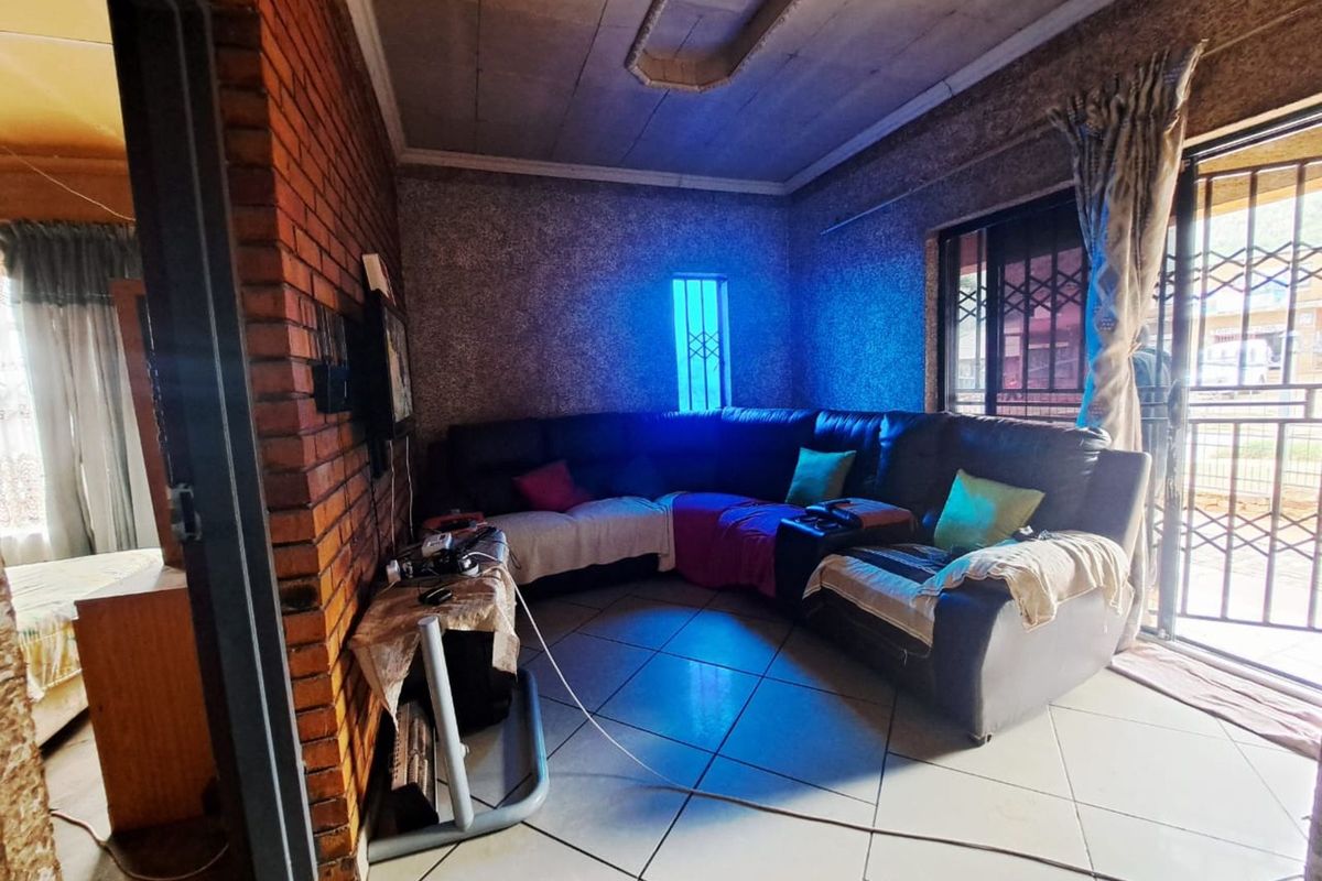 House For Sale in Mamelodi - Photo 2