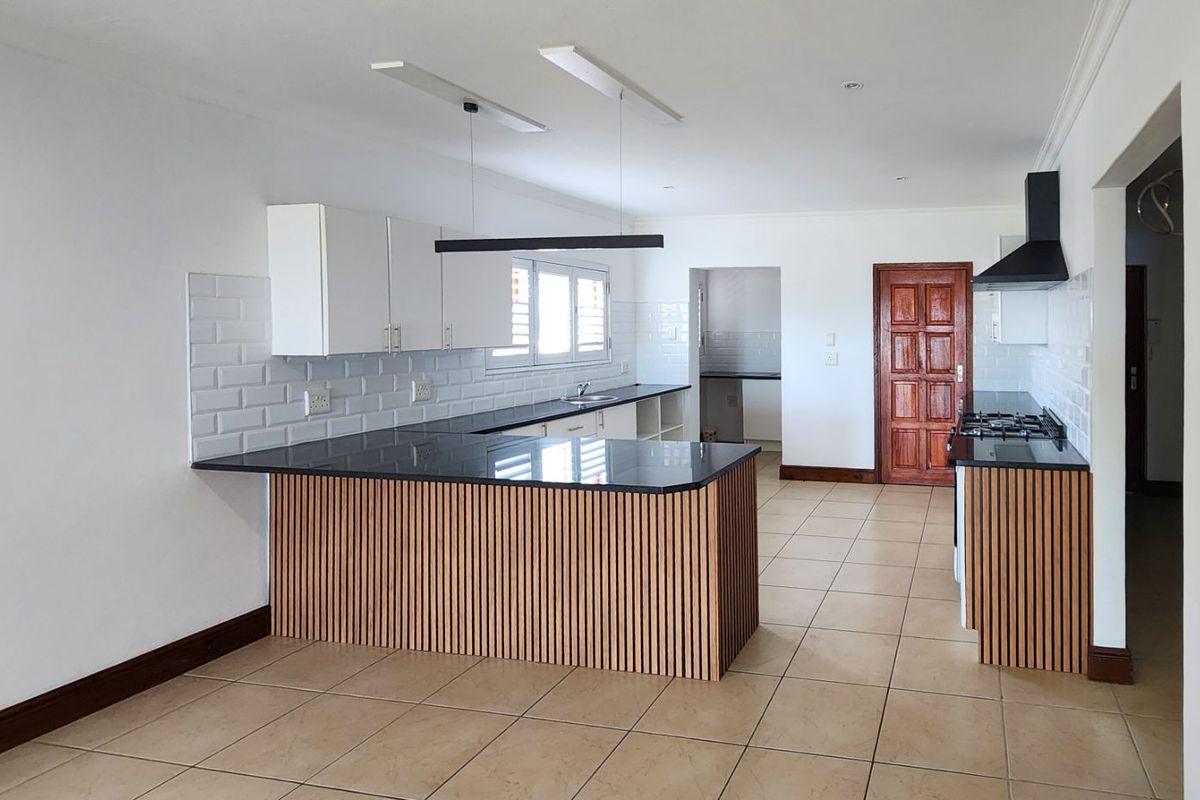 Townhouse For Sale in Sheffield Beach - Photo 3