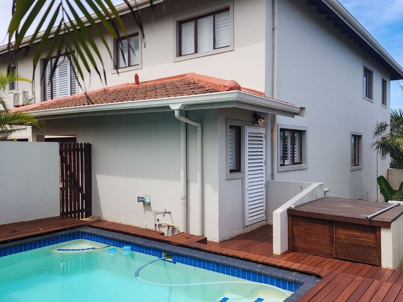 Townhouse For Sale in Sheffield Beach - Photo 2