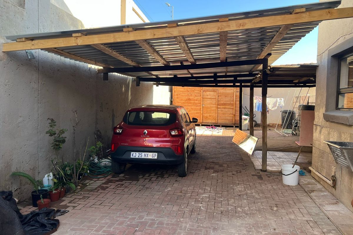 House For Sale in Clarina - Photo 5