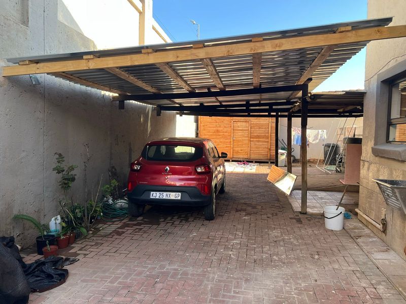 House For Sale in Clarina - Photo 5