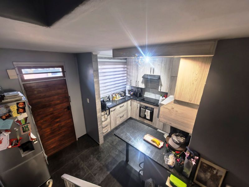 Townhouse For Sale in Lyttelton Manor - Photo 10