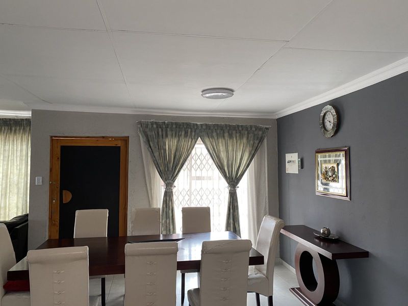 House For Sale in Madiba Park - Photo 6