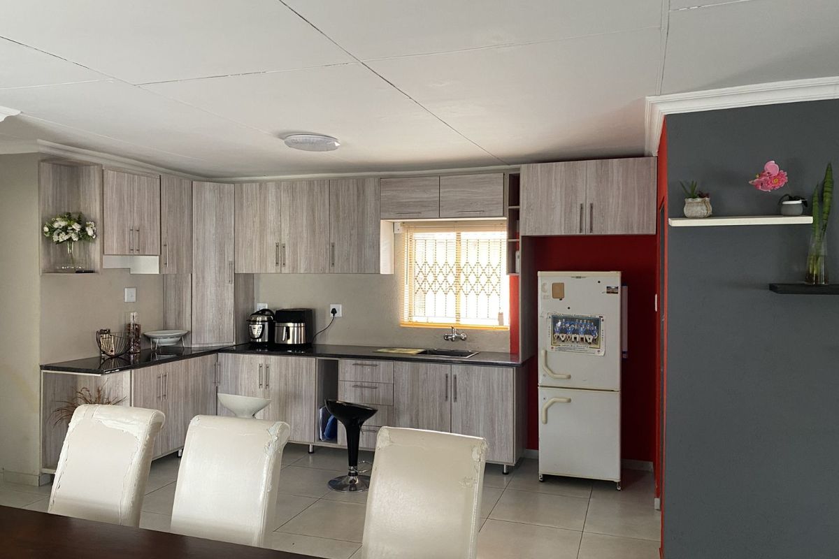 House For Sale in Madiba Park - Photo 4