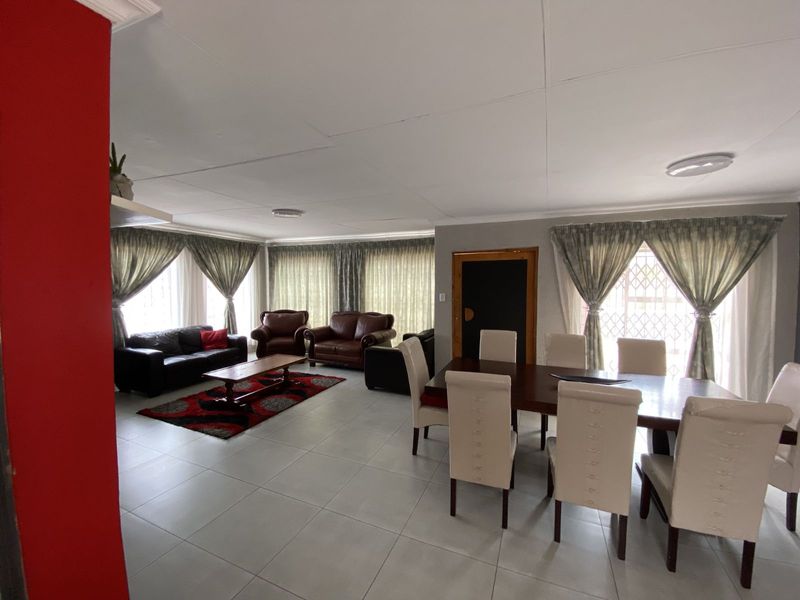 House For Sale in Madiba Park - Photo 7