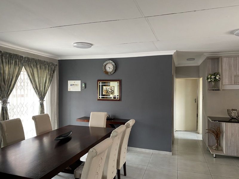 House For Sale in Madiba Park - Photo 5