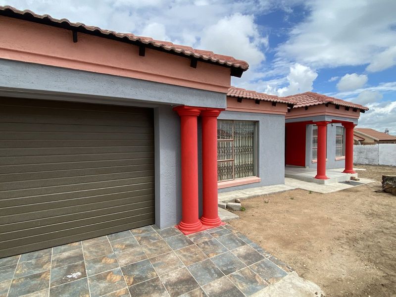 House For Sale in Madiba Park - Photo 2