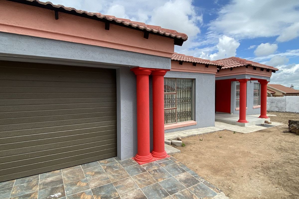 House For Sale in Madiba Park - Photo 2