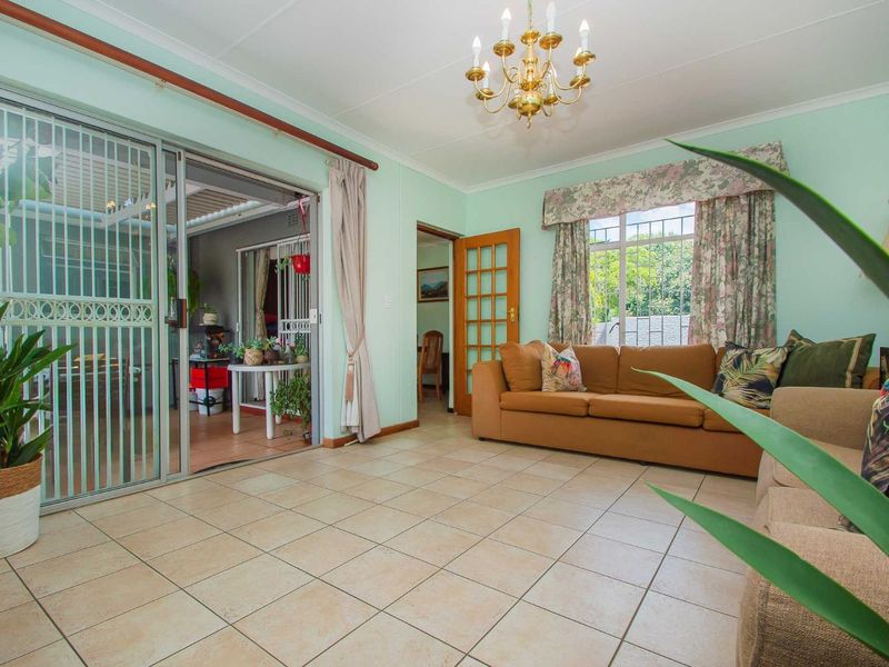 House For Sale in Weltevreden Park - Photo 4