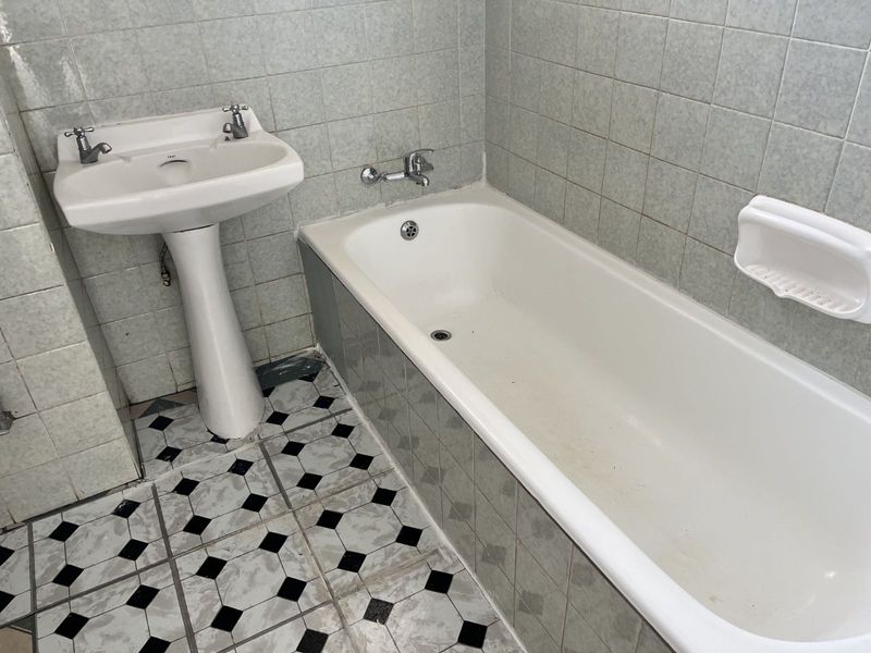 Apartment For Sale in Windsor East - Photo 8