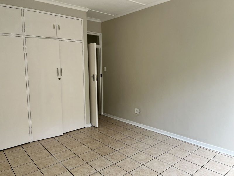 Apartment For Sale in Windsor East - Photo 2