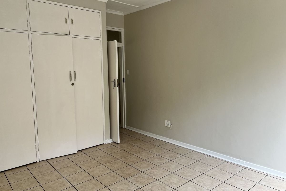 Apartment For Sale in Windsor East - Photo 2