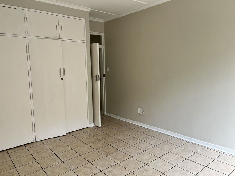 Apartment For Sale in Windsor East - Photo 6