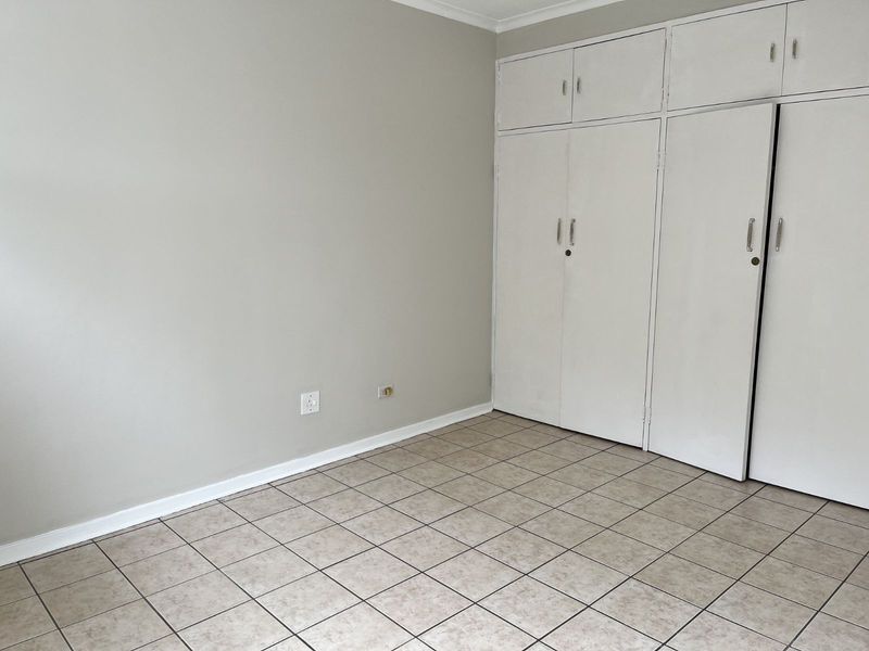 Apartment For Sale in Windsor East - Photo 7