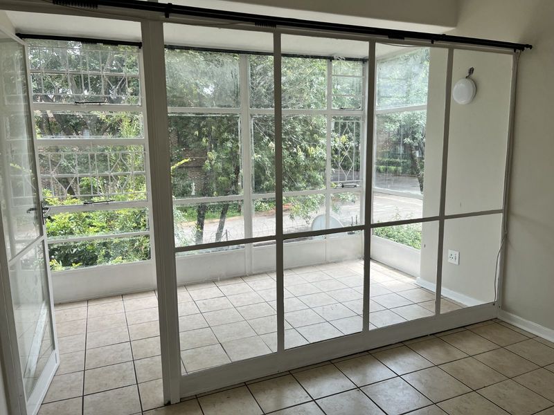 Apartment For Sale in Windsor East - Photo 5