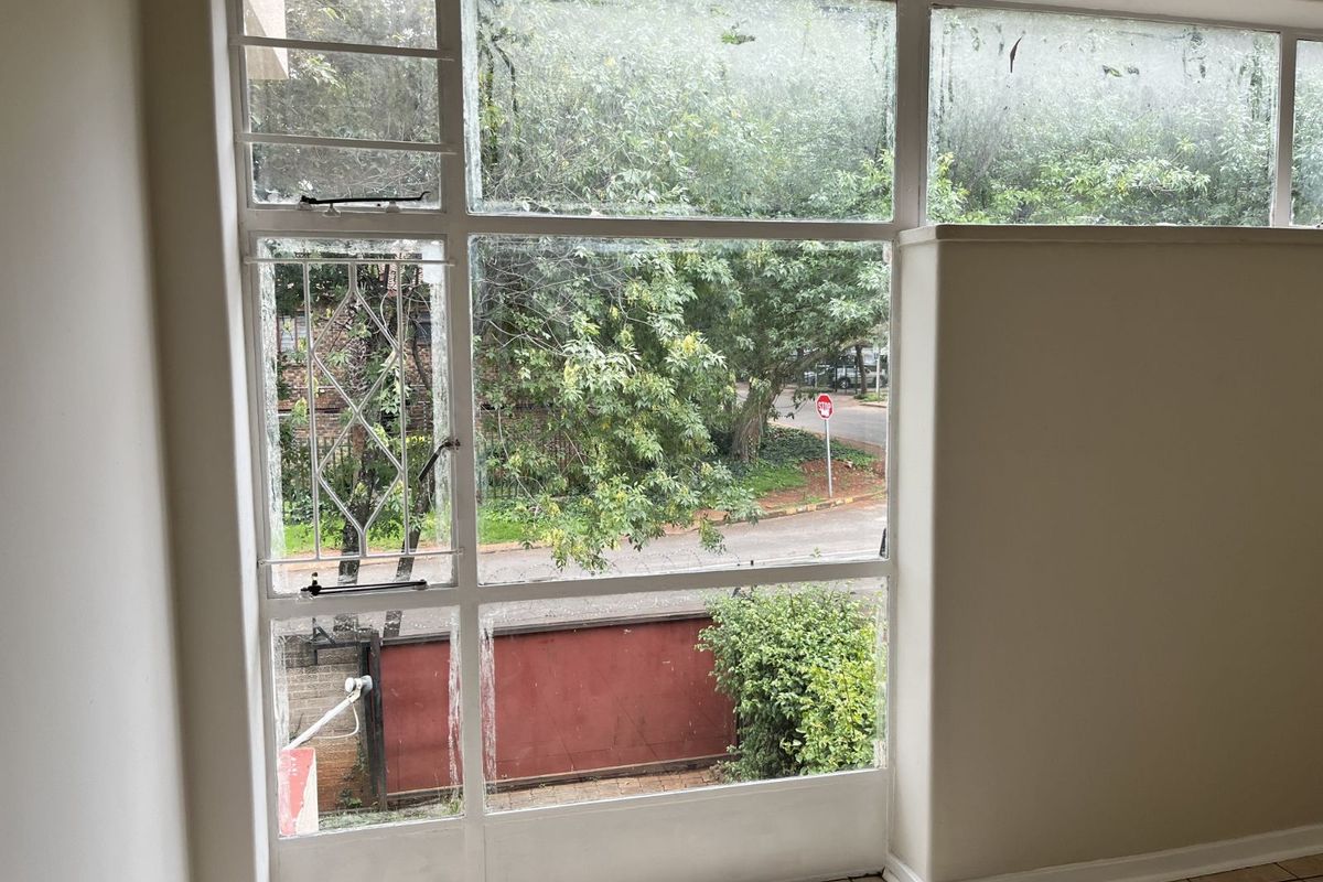 Apartment For Sale in Windsor East - Photo 3