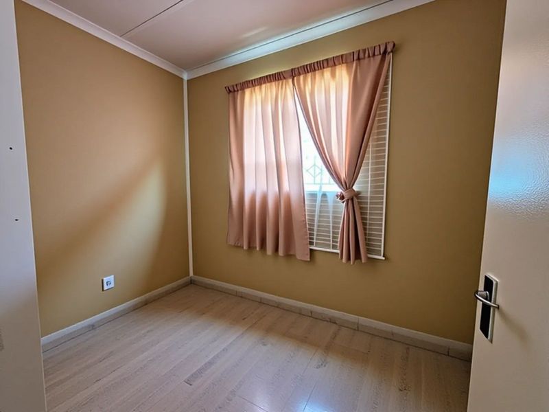 House For Sale in Riverside View - Photo 8