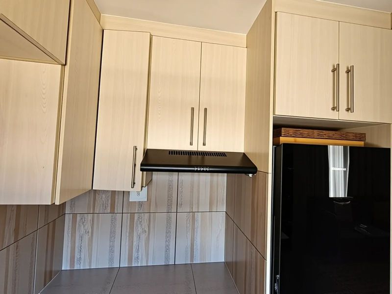 House For Sale in Riverside View - Photo 7