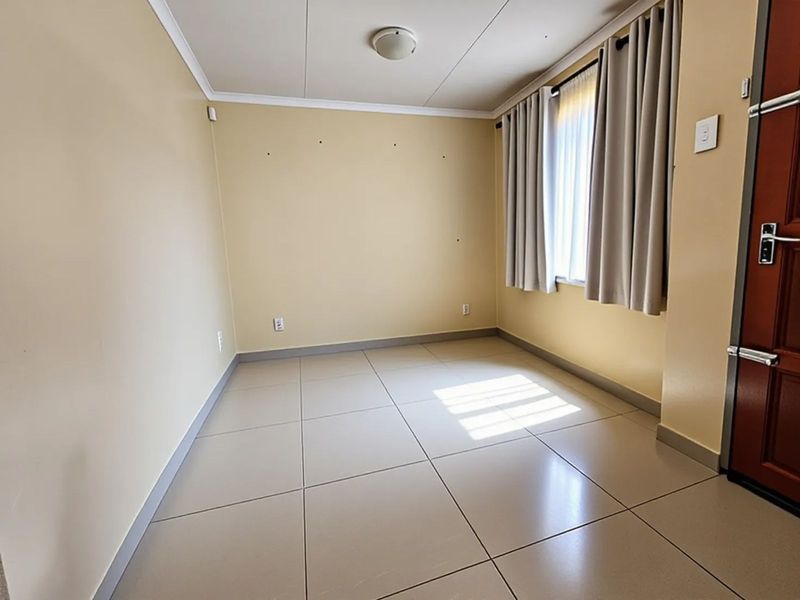 House For Sale in Riverside View - Photo 3