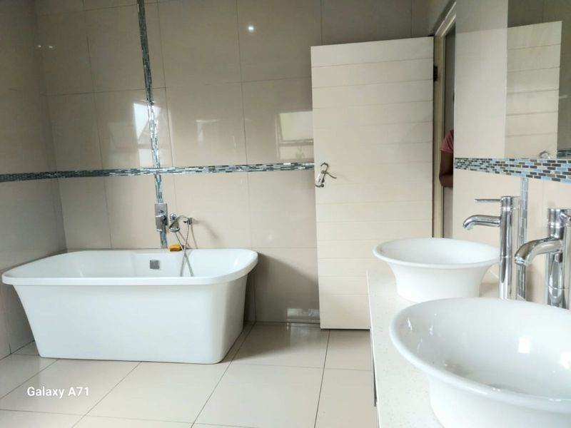 House For Sale in Savannah Country Estate - Photo 9